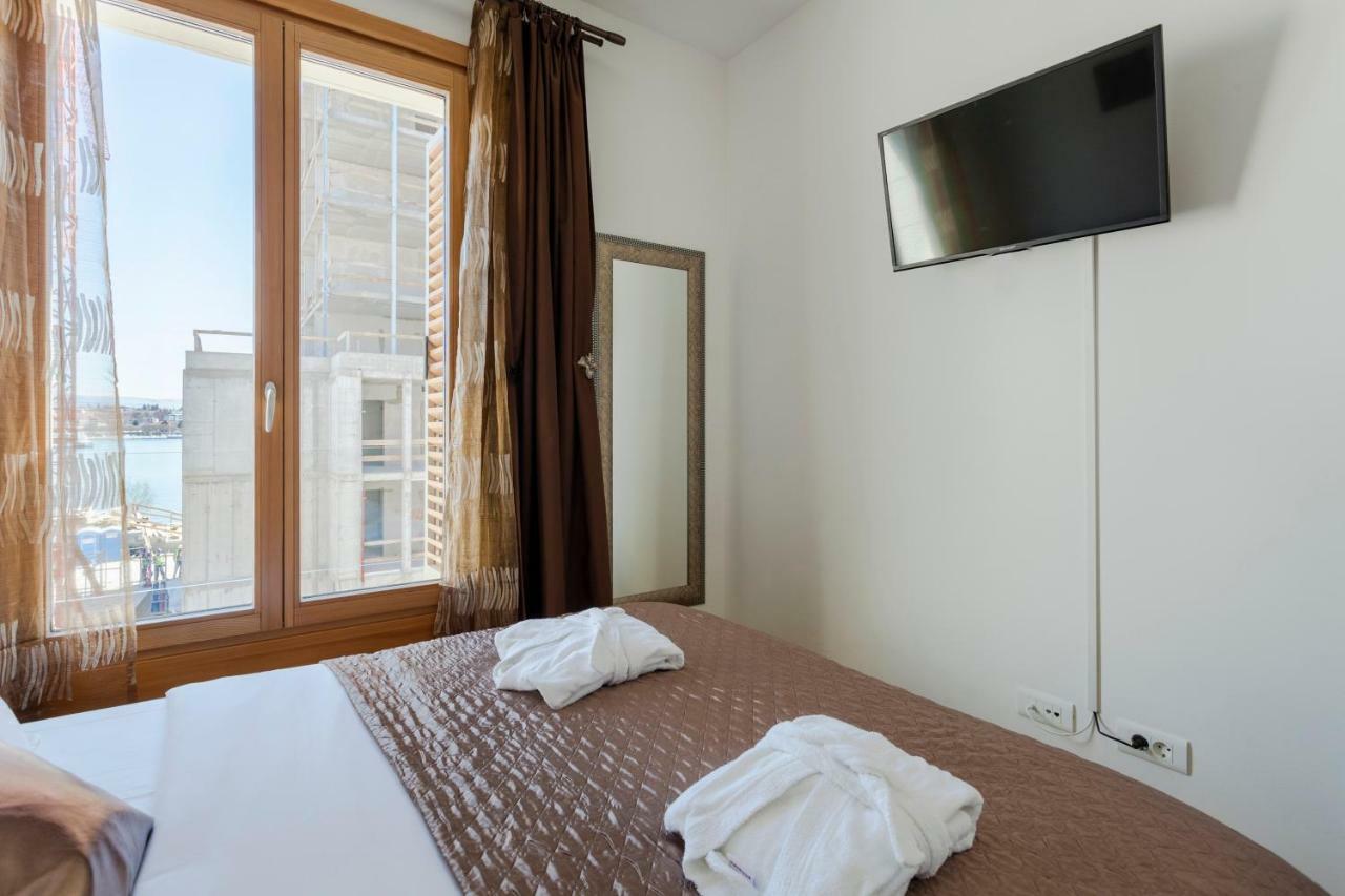 New Luxury Apartment Nives On Seaside Split Bagian luar foto
