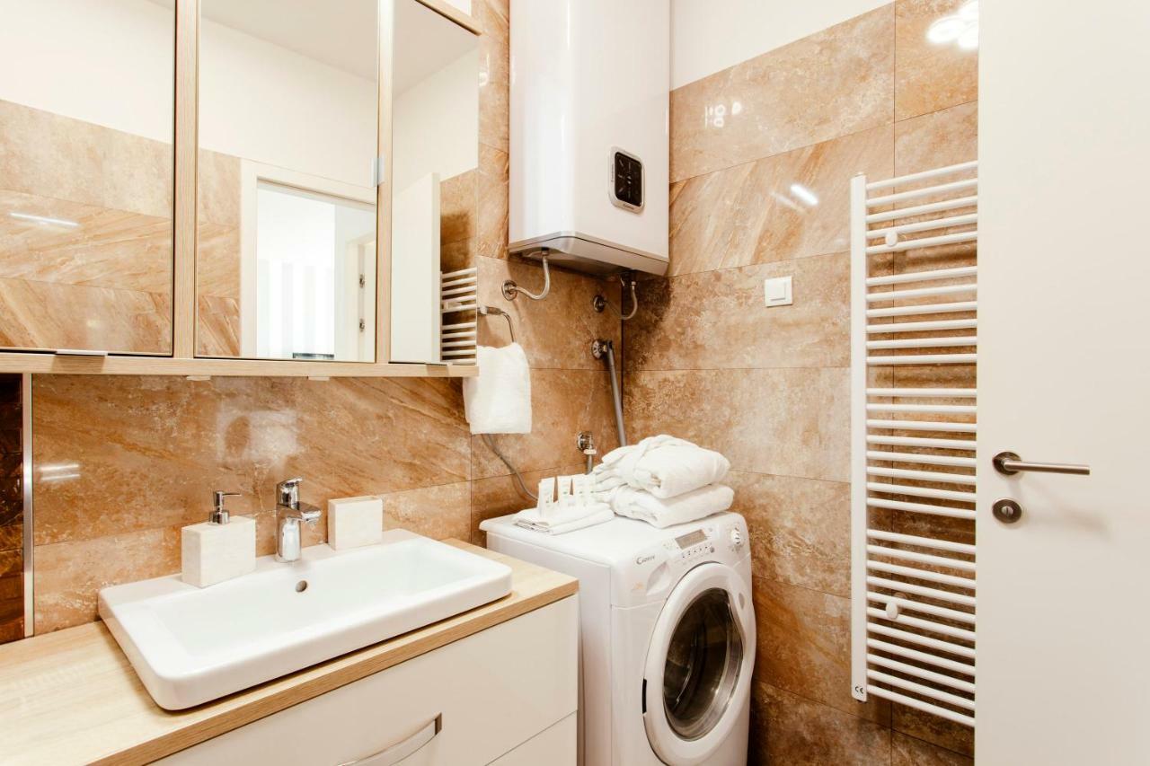 New Luxury Apartment Nives On Seaside Split Bagian luar foto