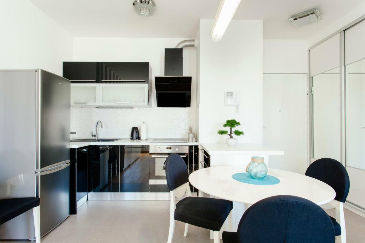 New Luxury Apartment Nives On Seaside Split Bagian luar foto