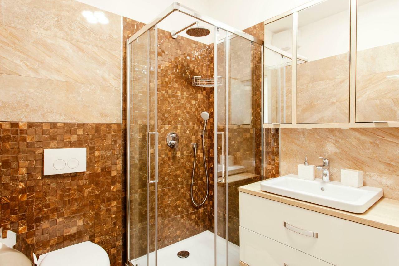 New Luxury Apartment Nives On Seaside Split Bagian luar foto