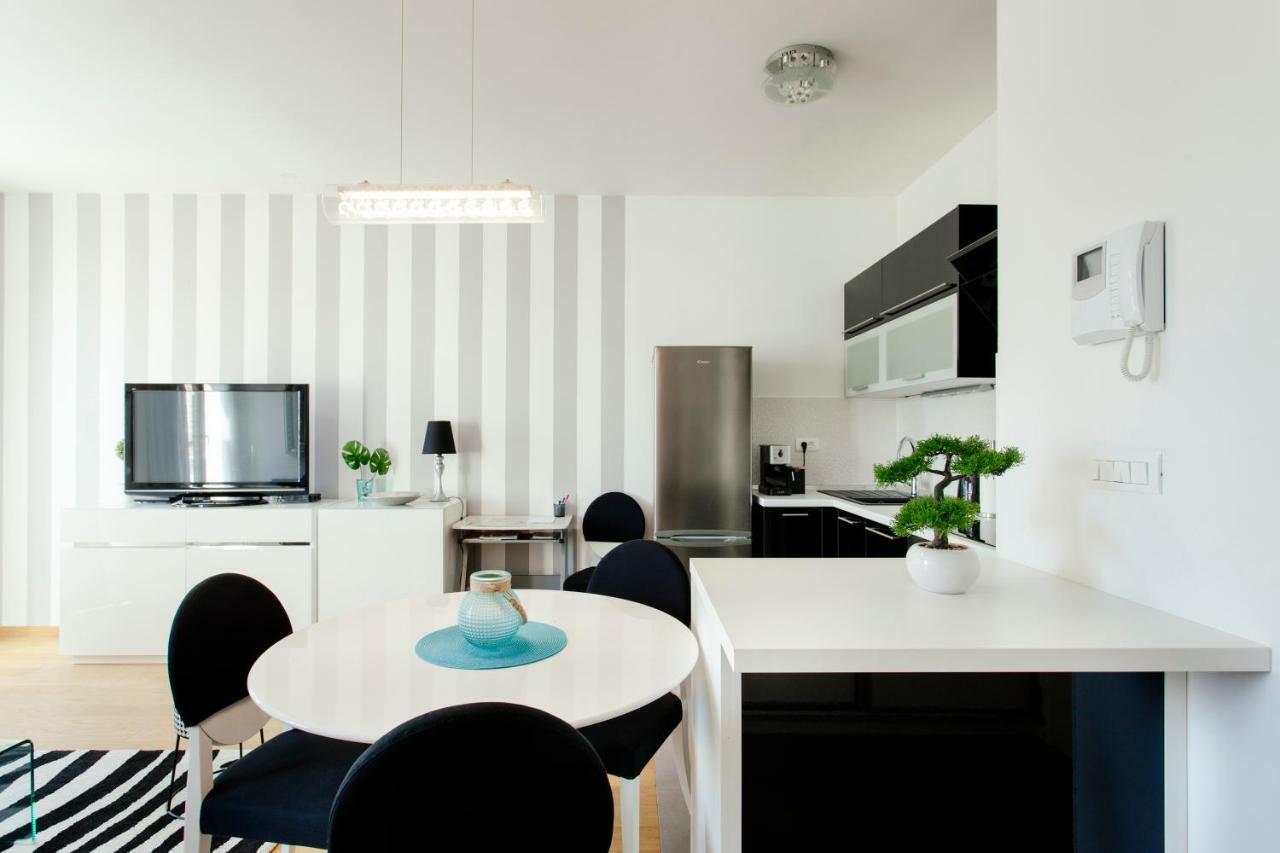 New Luxury Apartment Nives On Seaside Split Bagian luar foto